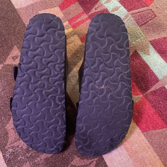 Birkenstock Arizona Oiled Leather.
Great condition cept darkened footbed. Size39 - Picture 4 of 5